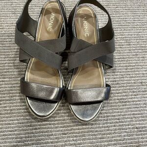 Vionic espadrille wedge. Size 11. Gold. In great shape. Very flattering shoe